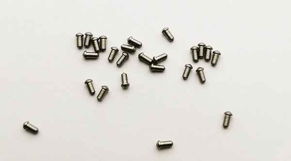 Traitement des pièces en aluminium pièces en cuivre quincaillerie non standard joints en cuivre vis en cuivre non standard mécanique 1/2-13